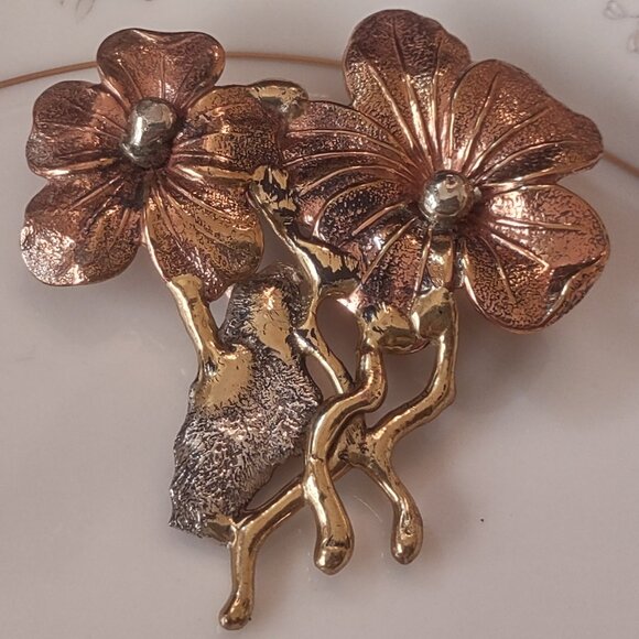 Vtg MCM Mixed Metals Artisan BROOCH Handmade Big and Beautiful Flowers 70s - Picture 6 of 6